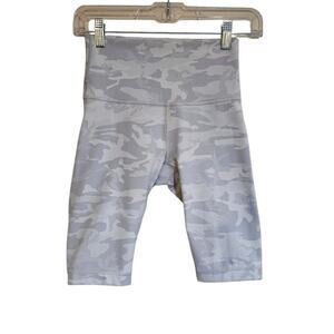 NWT Women's Lululemon Wunder Under HR Short 10" Jac White Camo Size 8